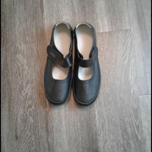 J D Williams flats   size 11